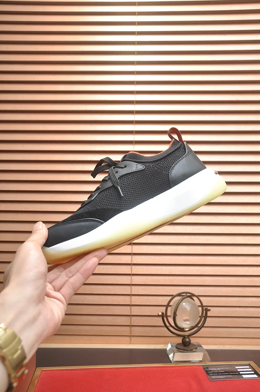 Men's men's shoes 💰640💶[𝐥𝐨𝐫𝐨 𝐏𝐢𝐚𝐧𝐚] lp classic loafers, an Italian treasure brand, the only brand that can match Hermès! Only after wearing it do we realize that we cannot let down our feet. The upper is imported cashmere, the lining of water-dyed cowhide ➕ the cowhide feet, the official original glass rubber outsole, and the pendant. Exclusive original packaging (tag ➕ brand paper ➕ outer box ➕ hand bag) code number: 38-46